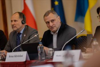 არმაზ ახვლედიანი